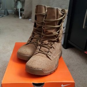 Nike SFB field Boots